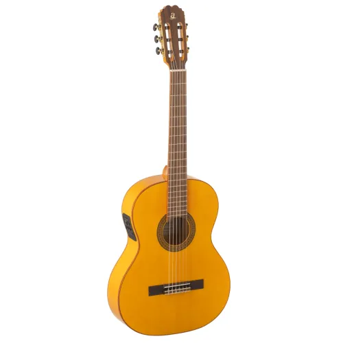 Admira Triana EQ — 4/4 flamenko ģitāra Admira Triana EQ — 4/4 flamenko ģitāra