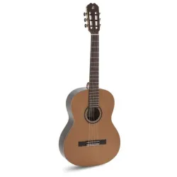 Admira Virtuoso — 4/4 klasiskā ģitāra Admira Virtuoso — 4/4 klasiskā ģitāra