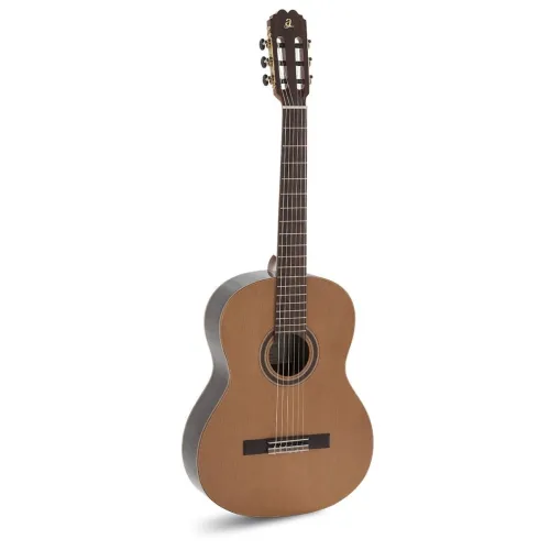 Admira Virtuoso Fishman — 4/4 klasiskā ģitāra Admira Virtuoso Fishman — 4/4 klasiskā ģitāra