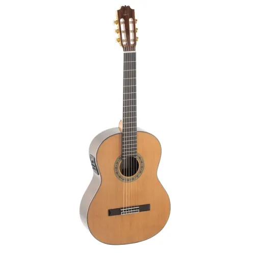 Admira A15 Fishman — 4/4 klasiskā ģitāra Admira A15 Fishman — 4/4 klasiskā ģitāra