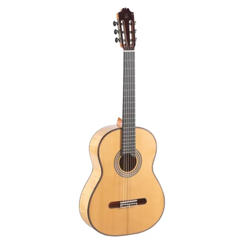 Admira Artista Cedar / Arce — 4/4 klasiskā ģitāra Admira Artista Cedar / Arce — 4/4 klasiskā ģitāra