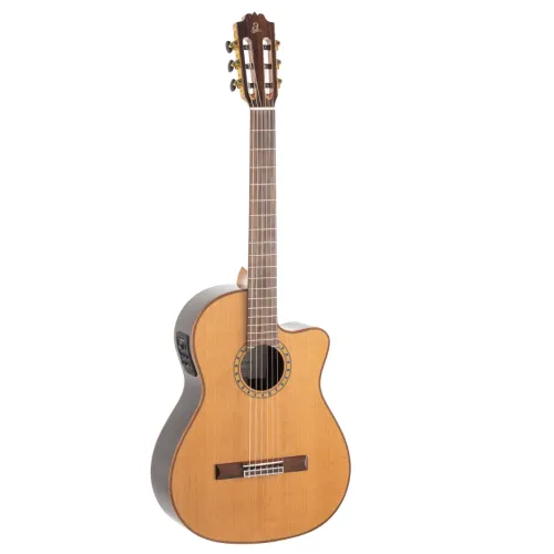 Admira Crossover Cutaway Fishman — 4/4 klasiskā ģitāra Admira Crossover Cutaway Fishman — 4/4 klasiskā ģitāra