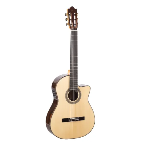 Admira Lola Cutaway Fishman — 4/4 flamenko ģitāra Admira Lola Cutaway Fishman — 4/4 flamenko ģitāra