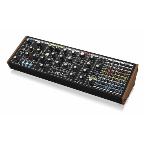 Behringer MODEL 15 — analogais sintezators