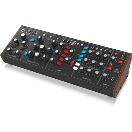 Behringer MODEL D — analogais sintezators