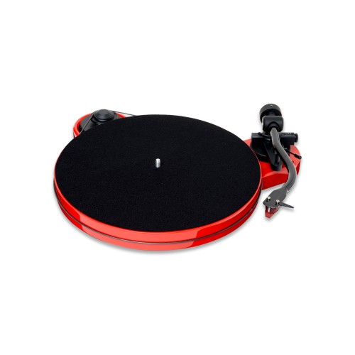 Pro-Ject RPM 1 Carbon plašu atskaņotājs — Spīdīga sarkana Pro-Ject RPM 1 Carbon plašu atskaņotājs — Spīdīga sarkana
