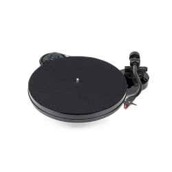 Pro-Ject RPM 1 Carbon Turntable — Gloss Black